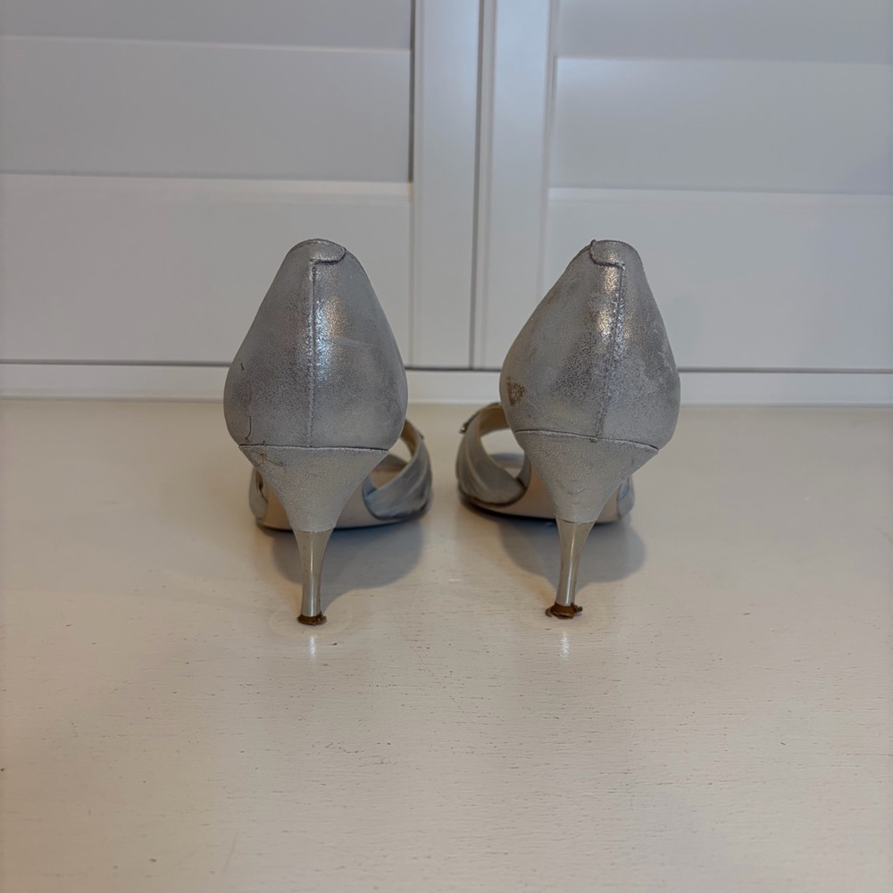 Ivanka Trump Silver Suede Nanci 3 Inch Embellished Heels Size 7 1/2 M - Picture 4 of 12
